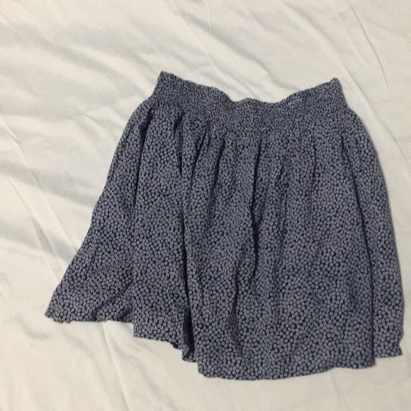 Too small - Picture 2 of 2